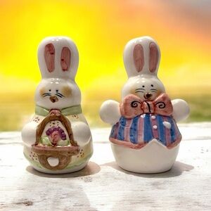 Vintage Kurt S Adler Ceramic White Easter Bunny Rabbits Salt & Pepper Shaker Set